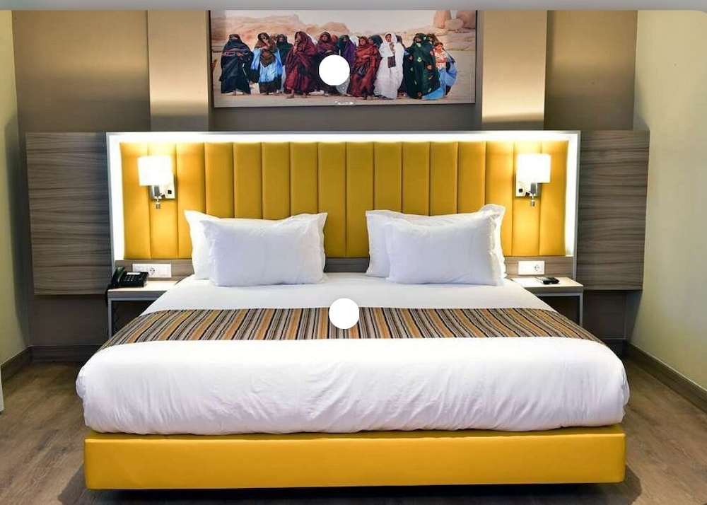 Naya Hotel 20/50