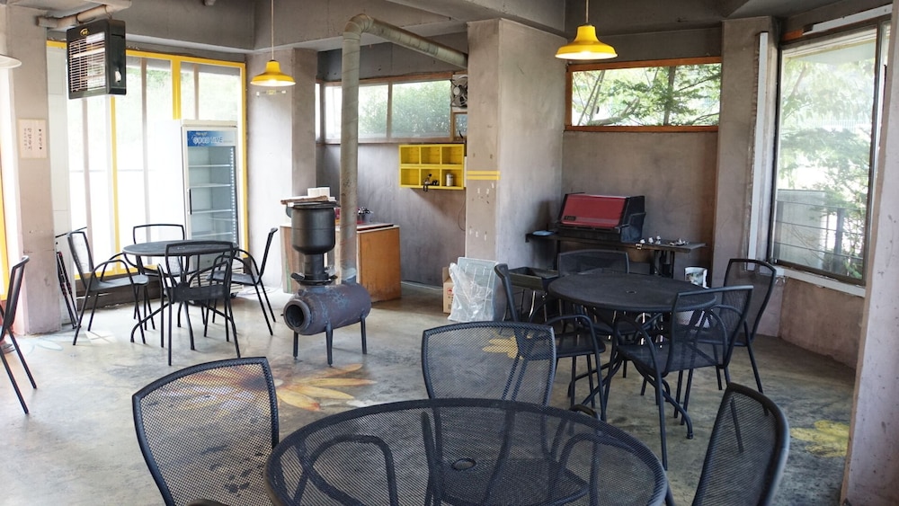Gapyeong Apple Lodge Pension 50/50