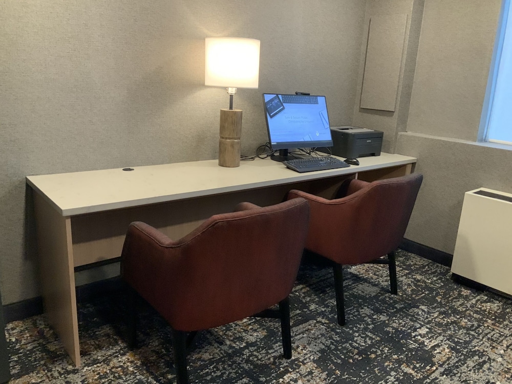 Hyatt Place Fairbanks 44/55