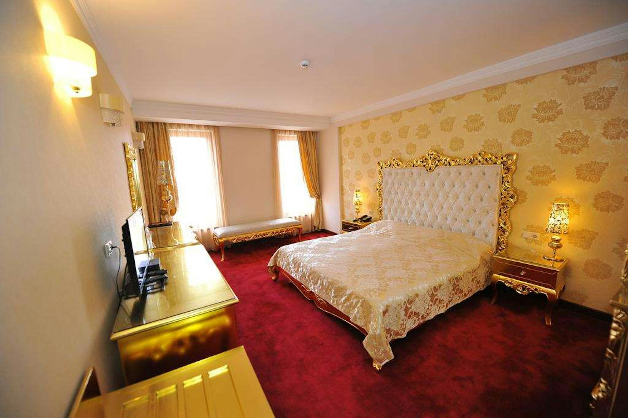 Gold Hotel 12/67