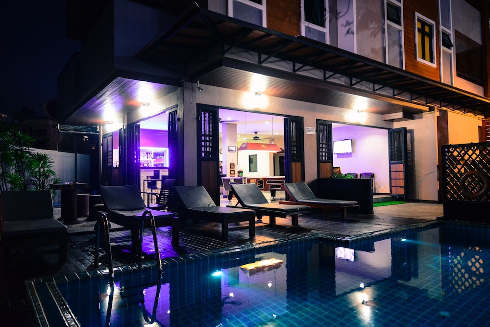 Patong V Hotel 26/32