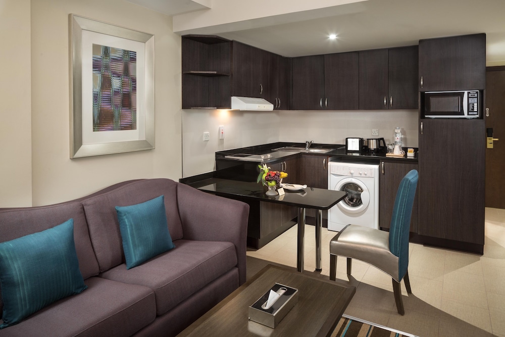 Savoy Suites Hotel Apartments 23/39