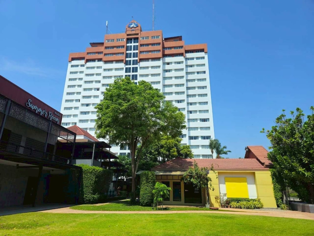 Hua Hin Grand Hotel And Plaza 11/60
