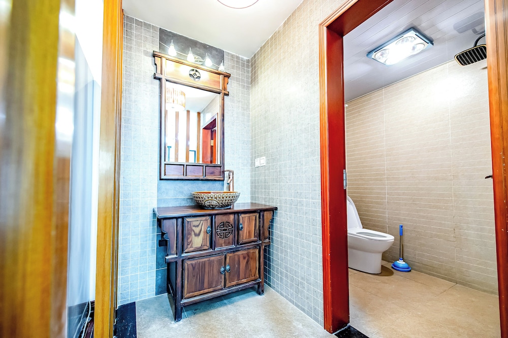 Baihong Riverview Drone Show Apartment 4/50