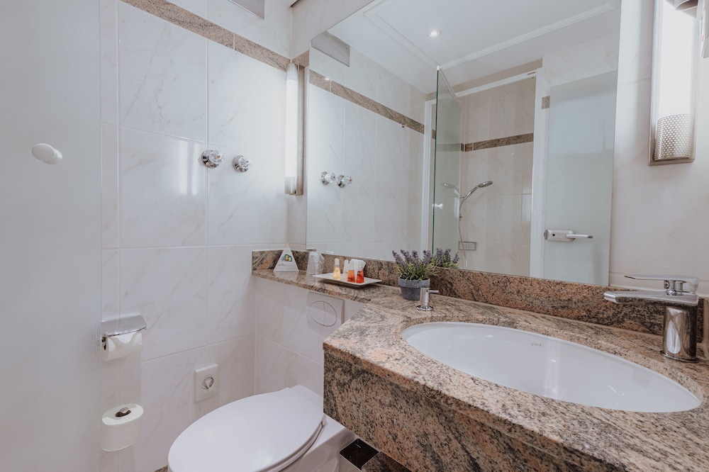 Kings First Class Hotel 26/77
