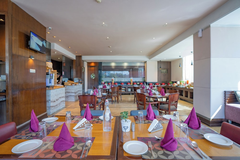 Royal Orchid Central Jaipur 40/58