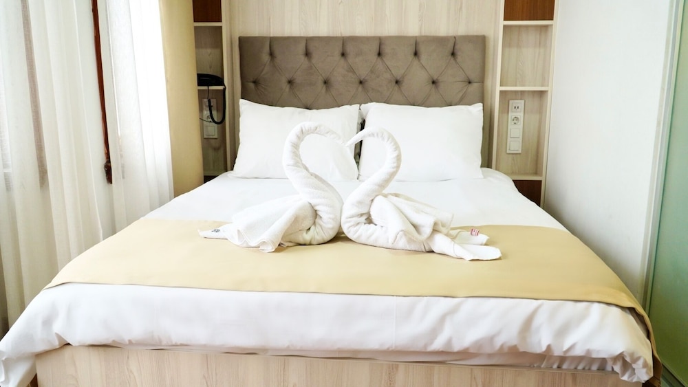 Qonaq Hotel 11/40