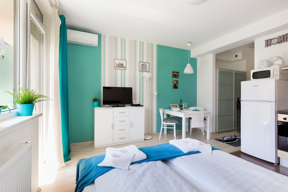 SUN RESORT APARTMENTS 18/33