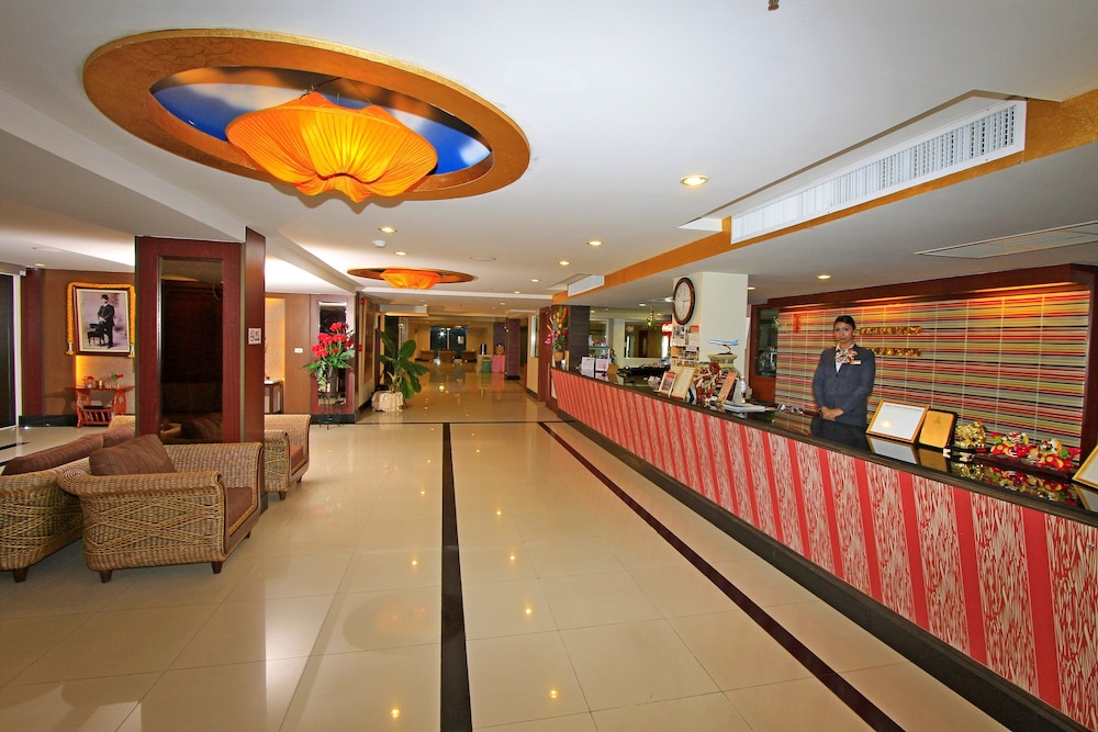 Convenient Grand Plus Hotel Suvarnabhumi 8/44