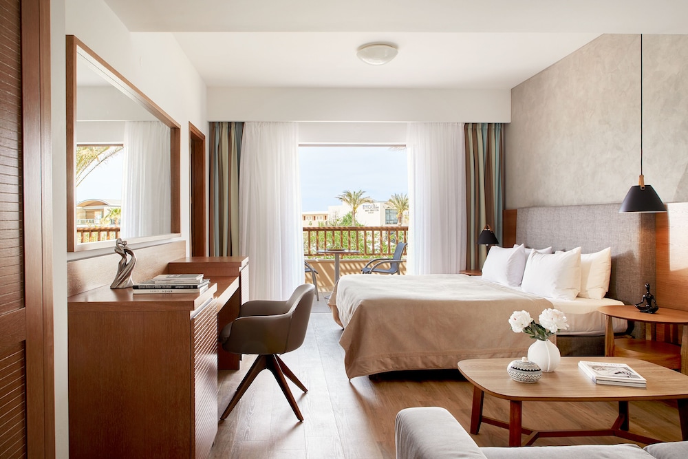 Minoa Palace Resort 37/68