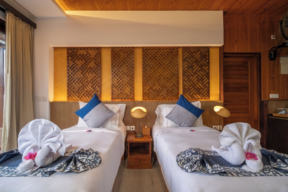 Deluxe, Twin Beds, Mountain View