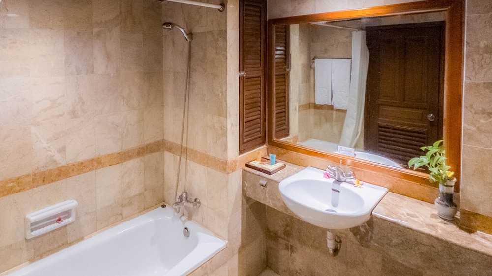 The Jayakarta Lombok Beach Resort and Spa 69/72