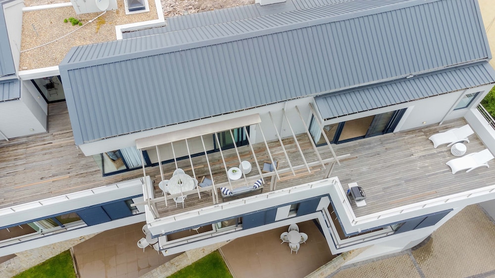Le Paradis Penthouse Apartment 37/37