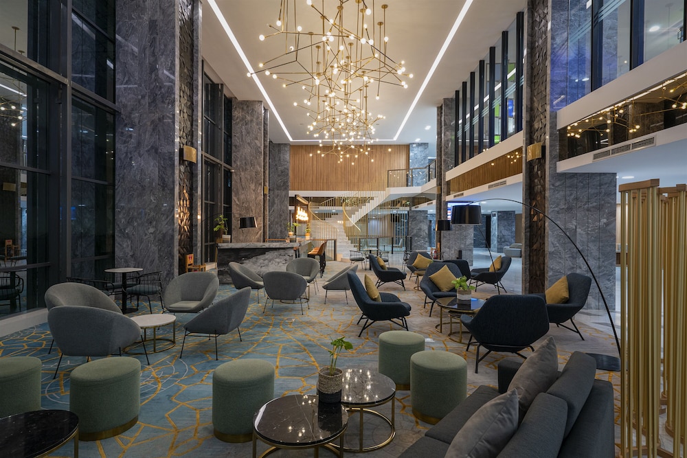 ANARA AIRPORT HOTEL 30/35