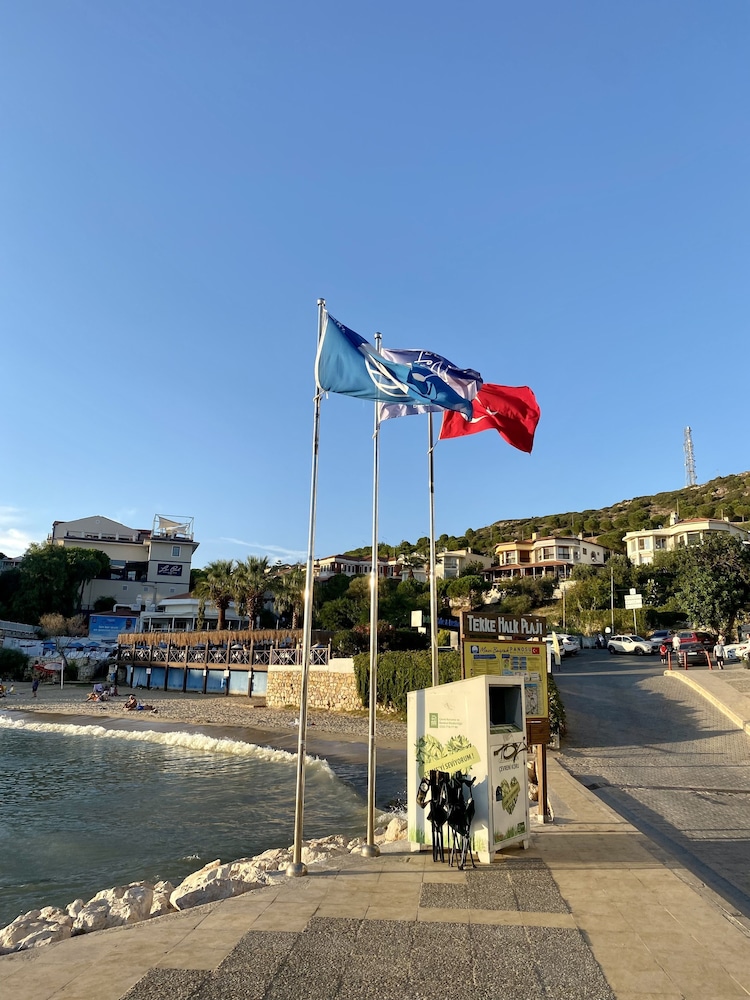 Larimar Boutique Hotel 46/50