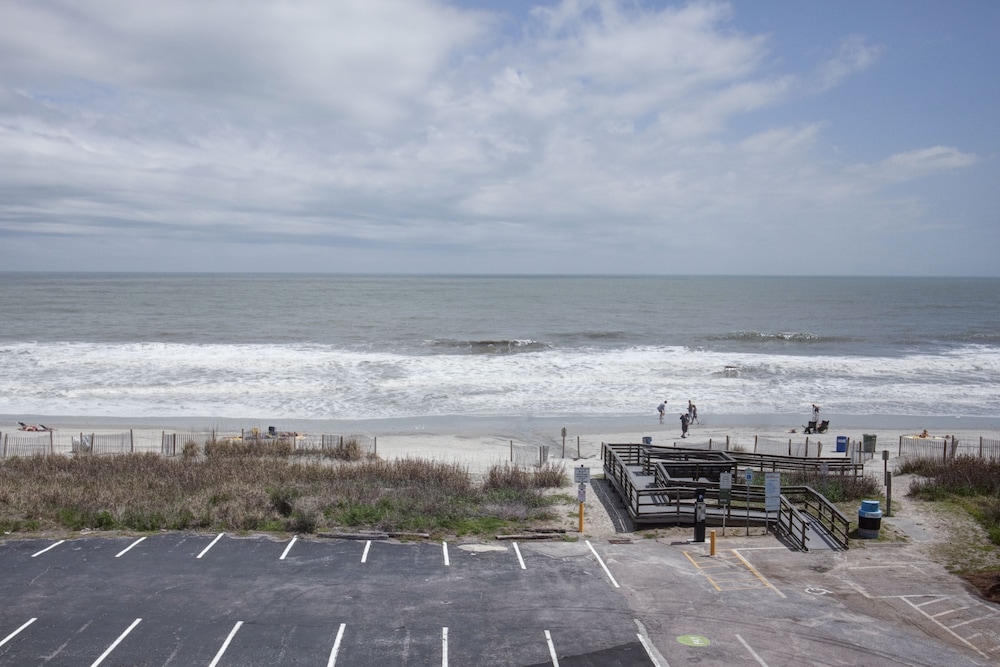 Oceanfront Twilight Surf Hotel 20/23