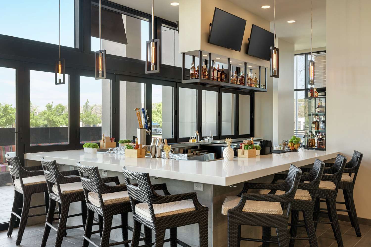 Home2 Suites by Hilton Woodland Hills Los Angeles 32/48