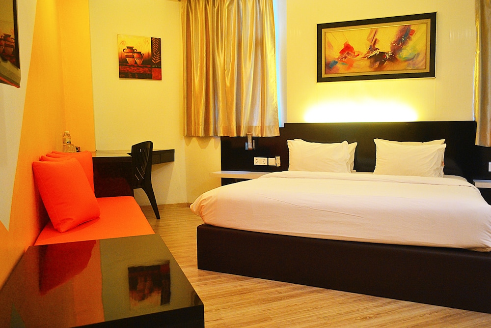 Swing & Pillows at Golden Roof Hotel Ampang, Ipoh 21/62