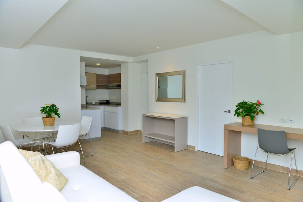 Park V Hotel Suites 22/45