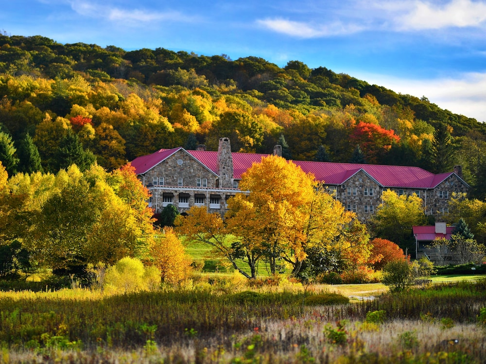Mountain Lake Lodge 16/17