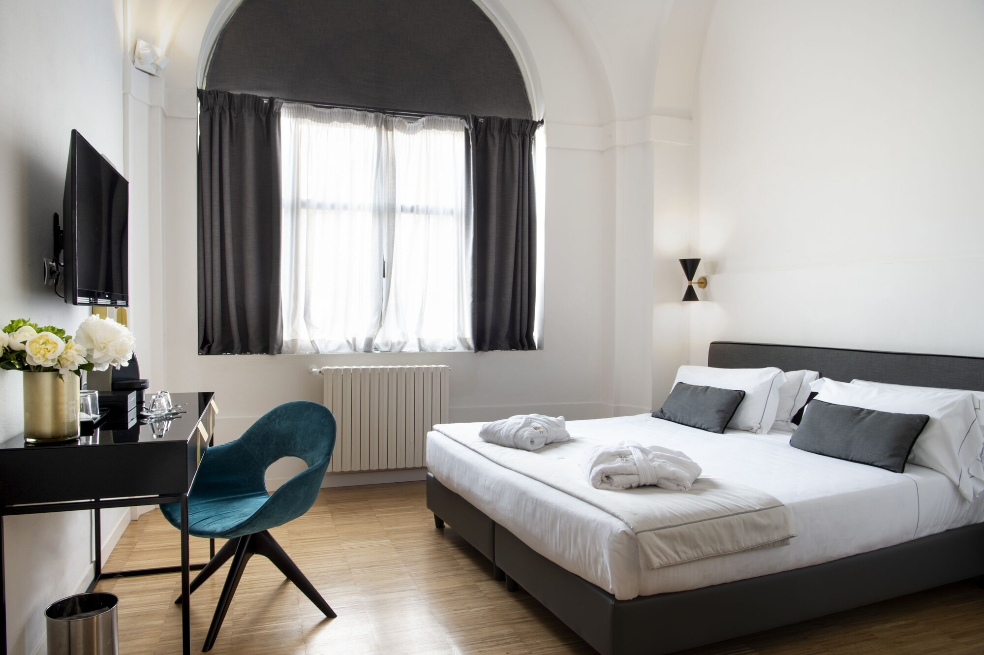 DELUXE, SINGLE, DOUBLE BED