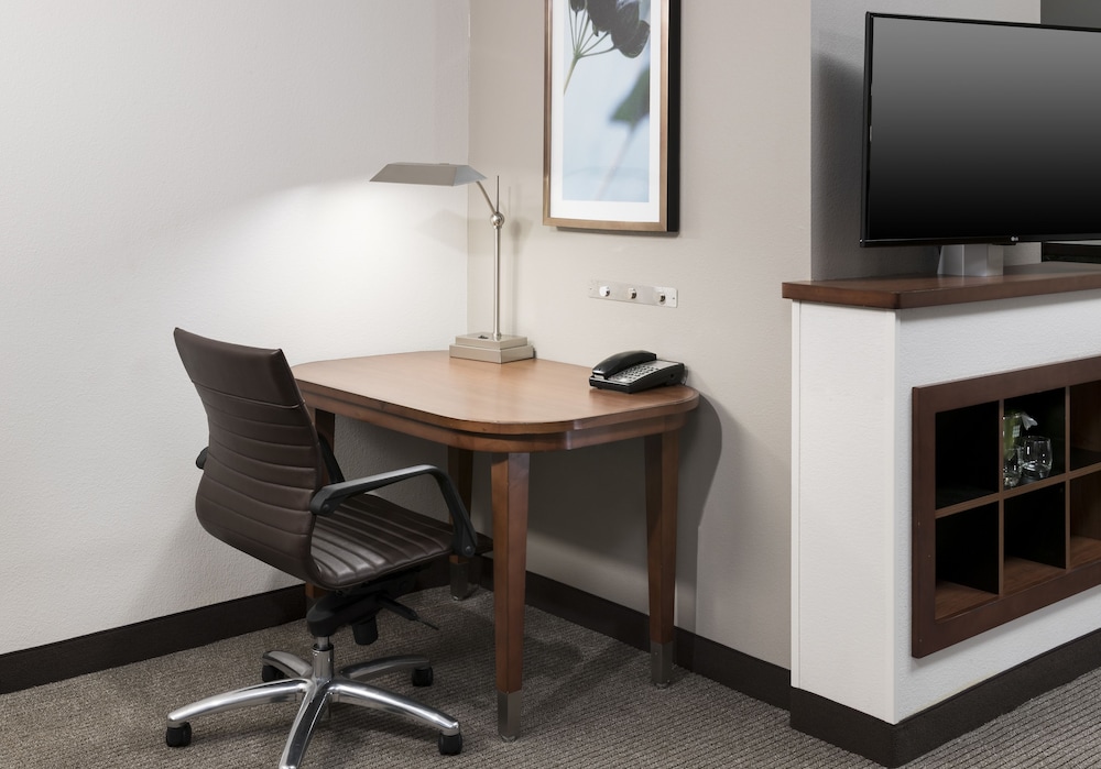 Hyatt Place Jacksonville Airport 34/45