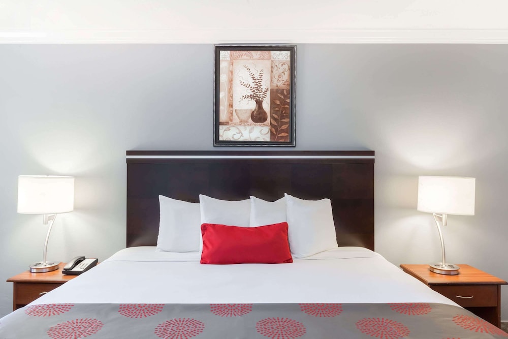 Ramada by Wyndham - Poway 12/51