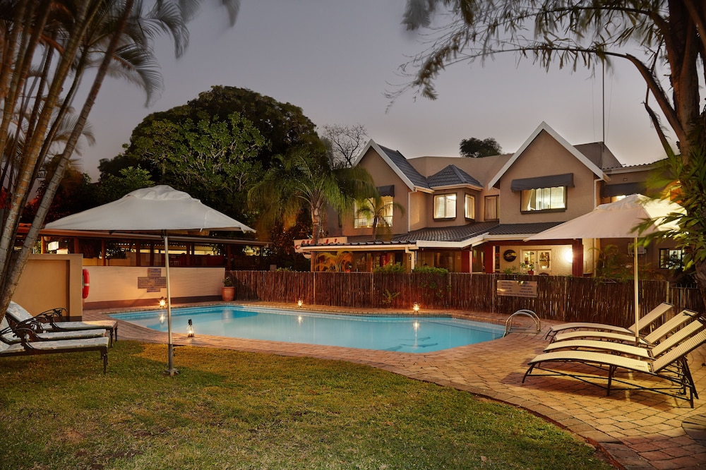 Lake View Cabanas 2/69