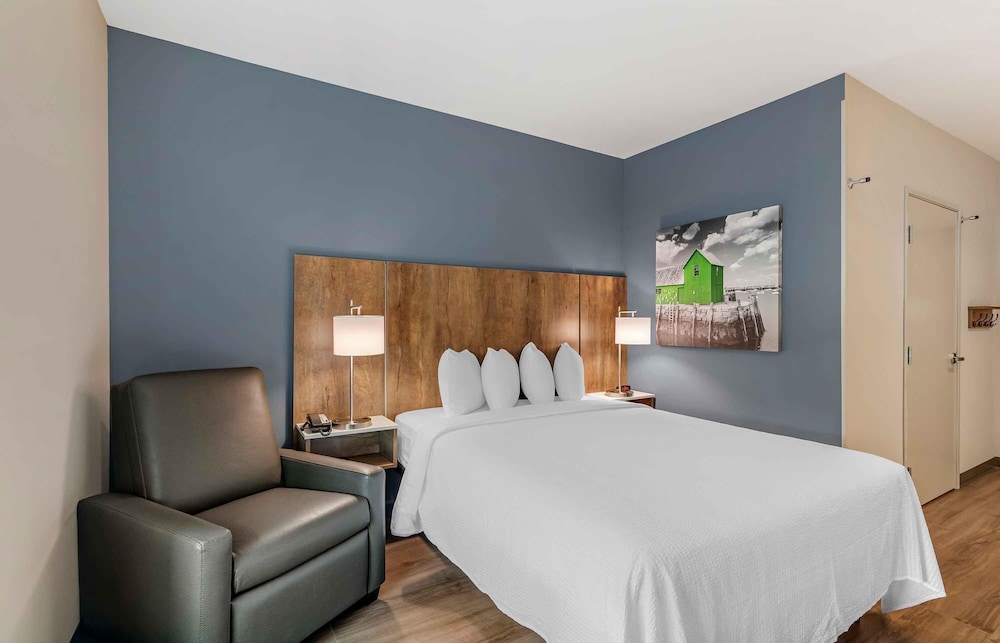 Extended Stay America Premier Suites- Jacksonville - Airport 15/40