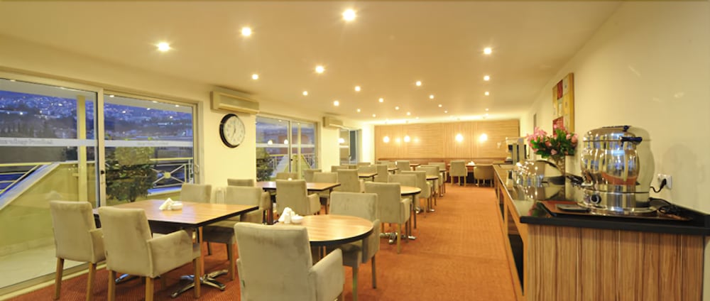 KARDES HOTEL 51/68