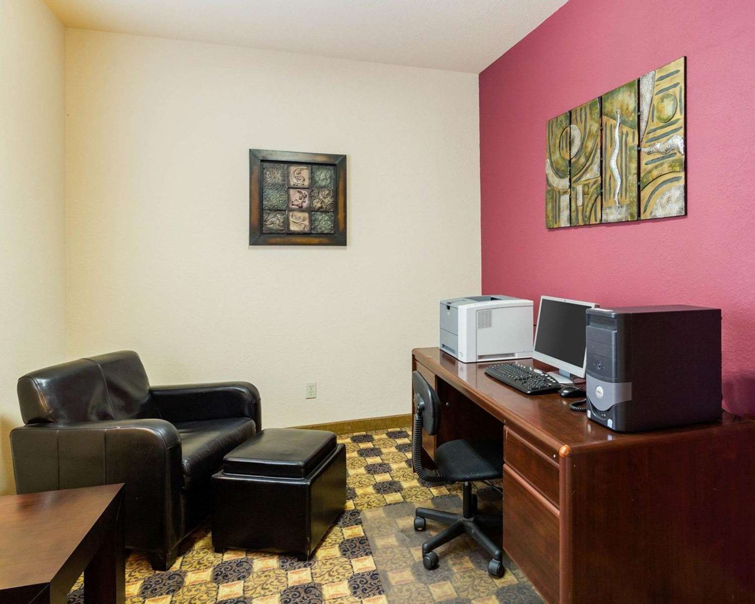 Quality Suites Huntsville Near University 19/24