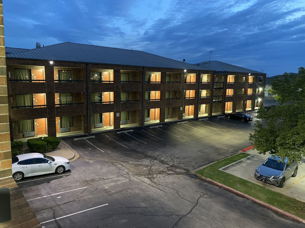 Motel6 Oklahoma City, OK - Fairgrounds West 39/42