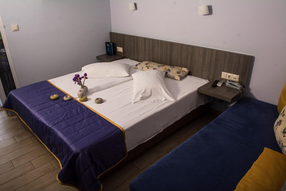 Olympos Hotel 52/62