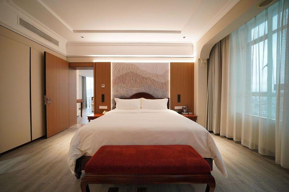 Premier, Deluxe, Suite, Double Bed, Living Area