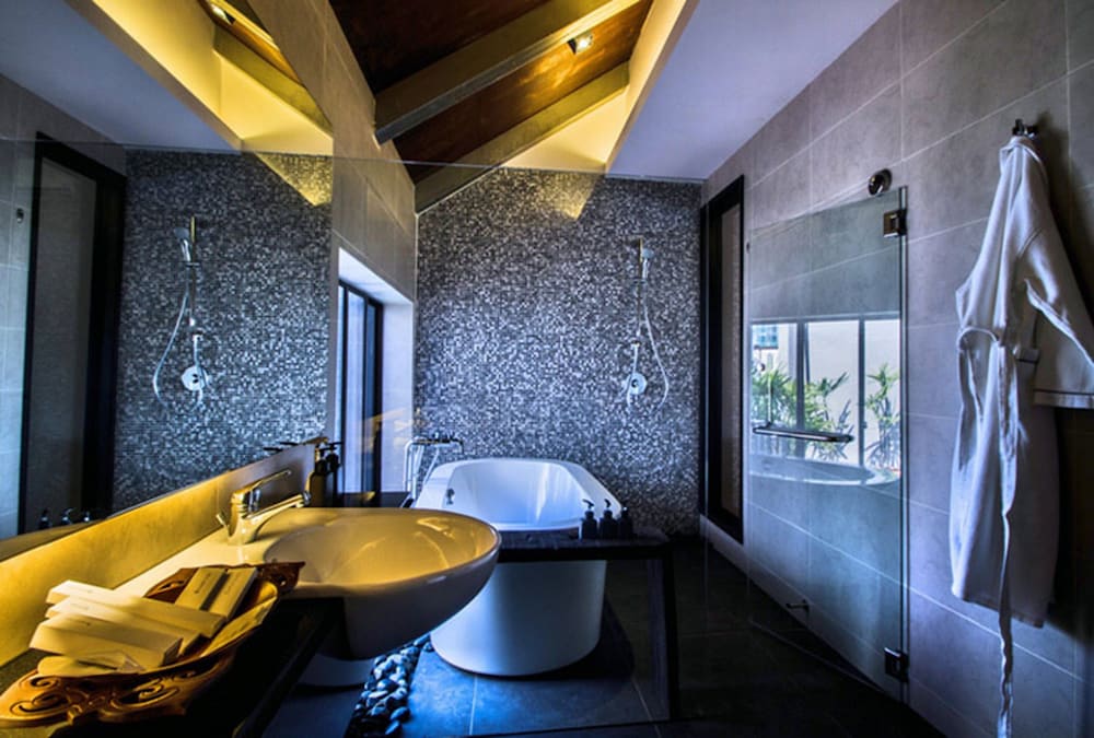 The Ranee Boutique Suites 71/74