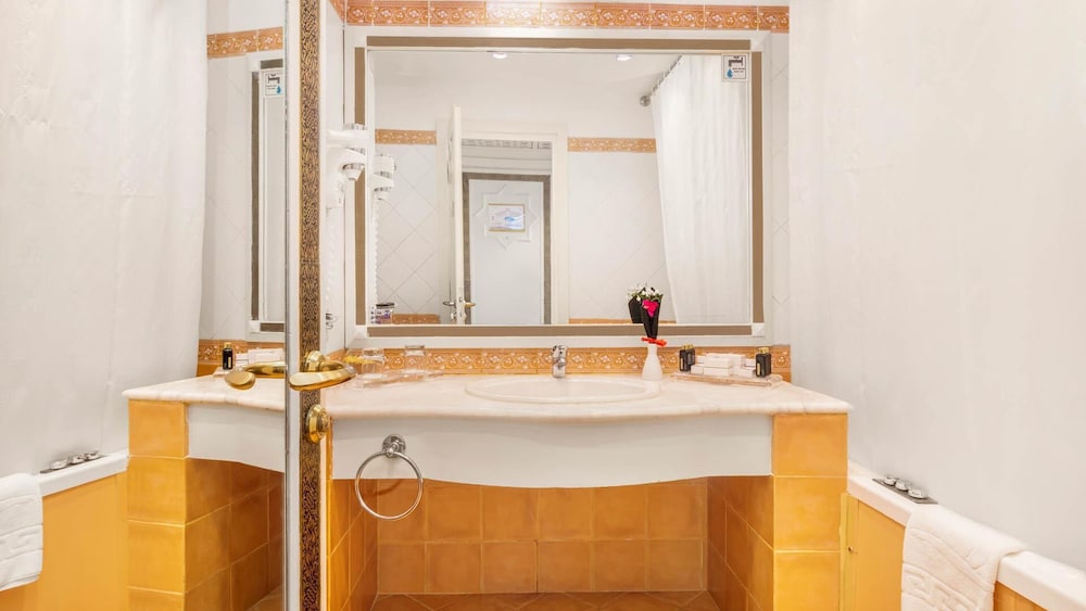 Harem, Deluxe, Queen Bed, Garden and Pool View، TOP Domina Coral Bay Resort 6/6