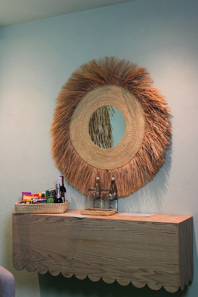 William Hotel Boutique 8/86