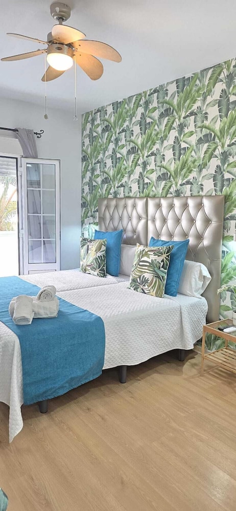 Candisol Cozy Inns 8/26