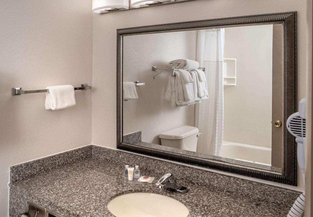 Clarion Pointe Beckley, WV 51/55