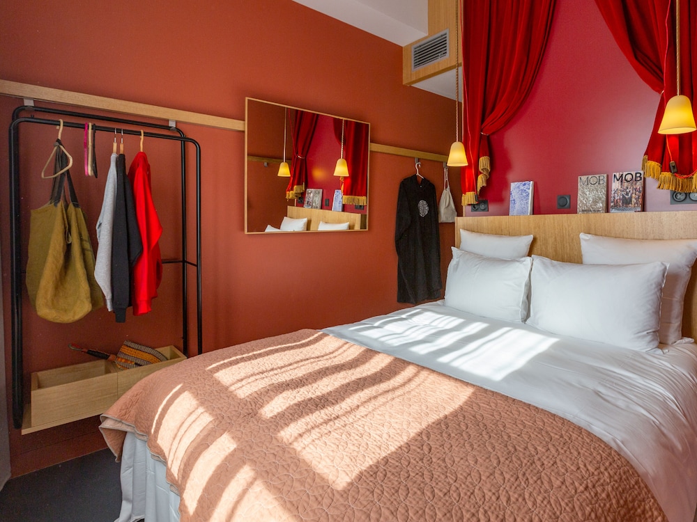 MOB HOTEL LYON CONFLUENCE 16/64