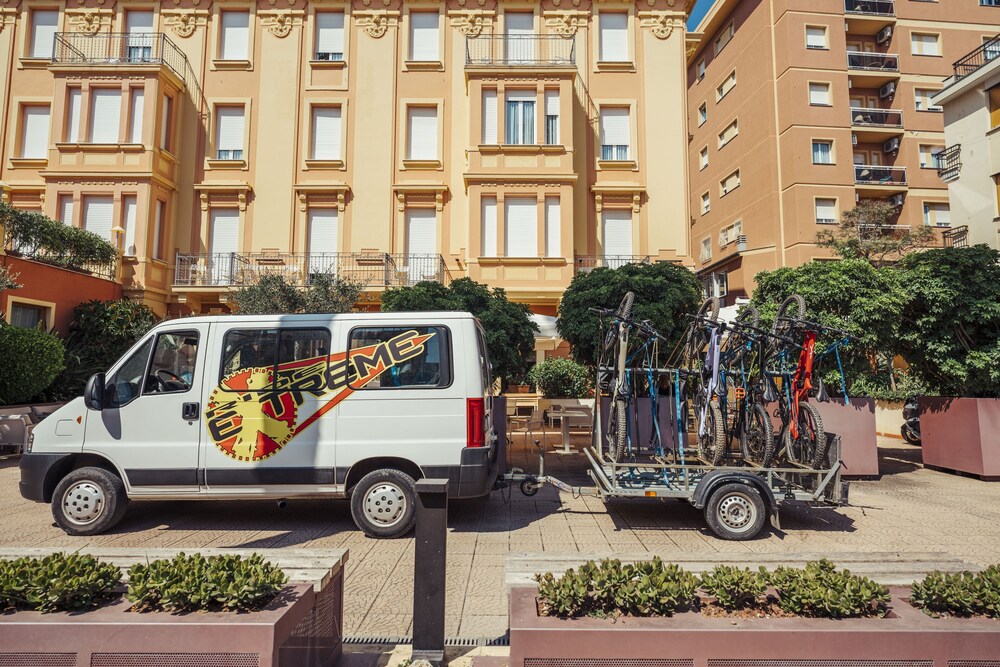 Hotel Careni Villa Italia 48/62