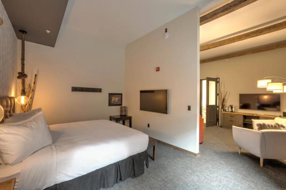 Hotel Crosby 10/62