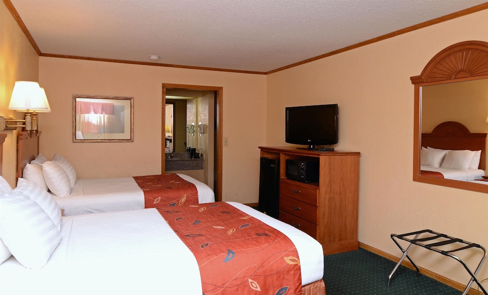 SureStay by Best Western Kansas City Country Inn North 16/46