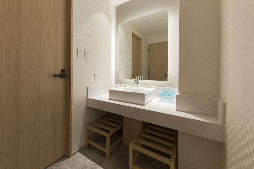 IAM HOTEL 45/48