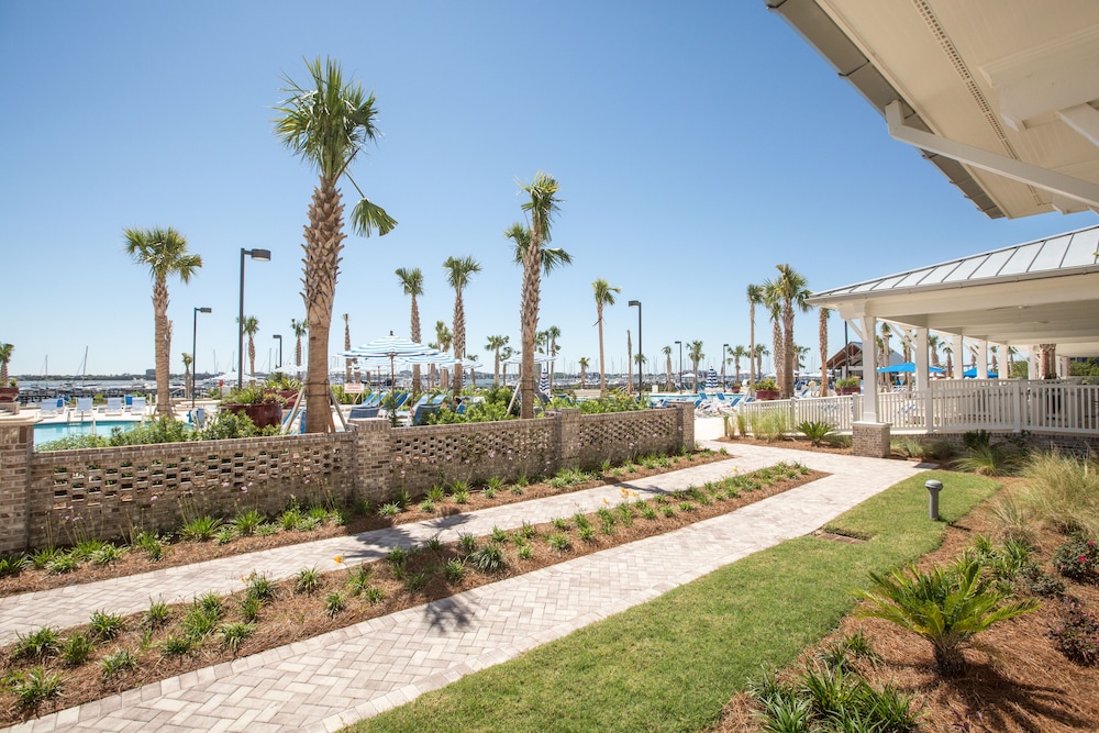 The Beach Club At Charleston Harbor Resort And Marina 38/48
