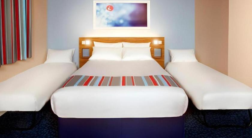 Travelodge Alton Four Marks 17/22
