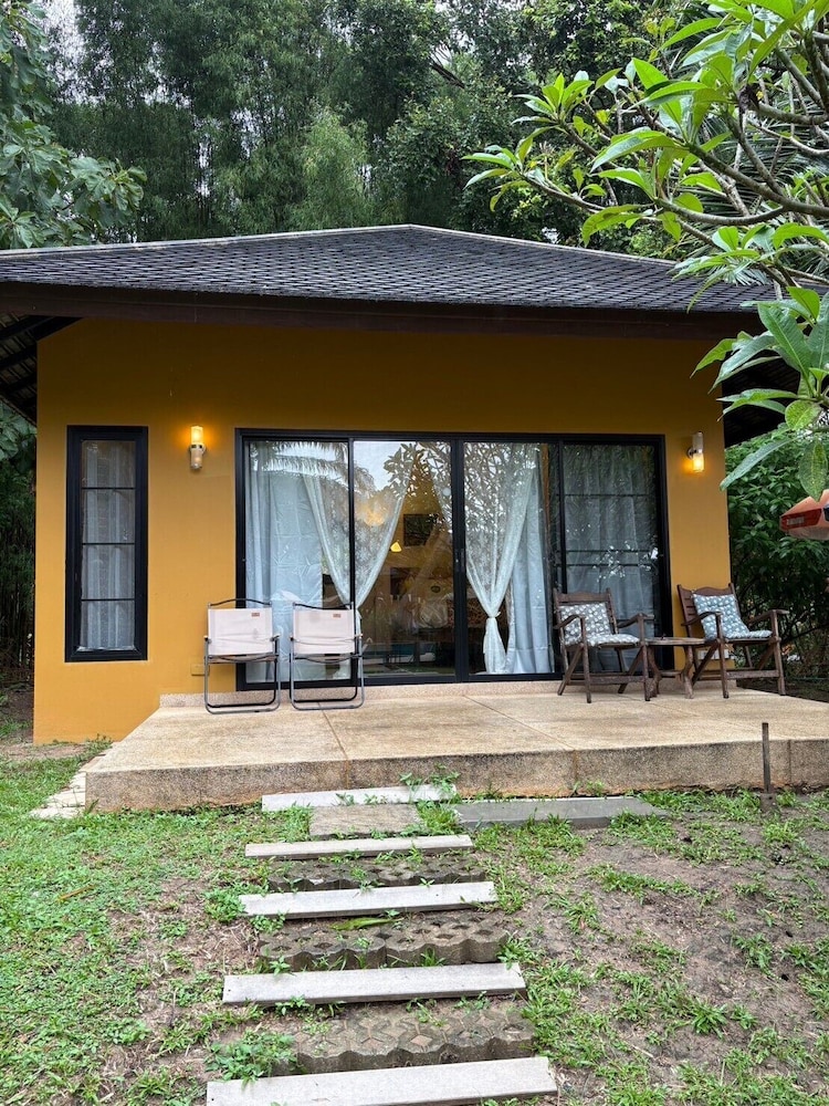 Palette Luxe Elephant Camp Maerim 38/46