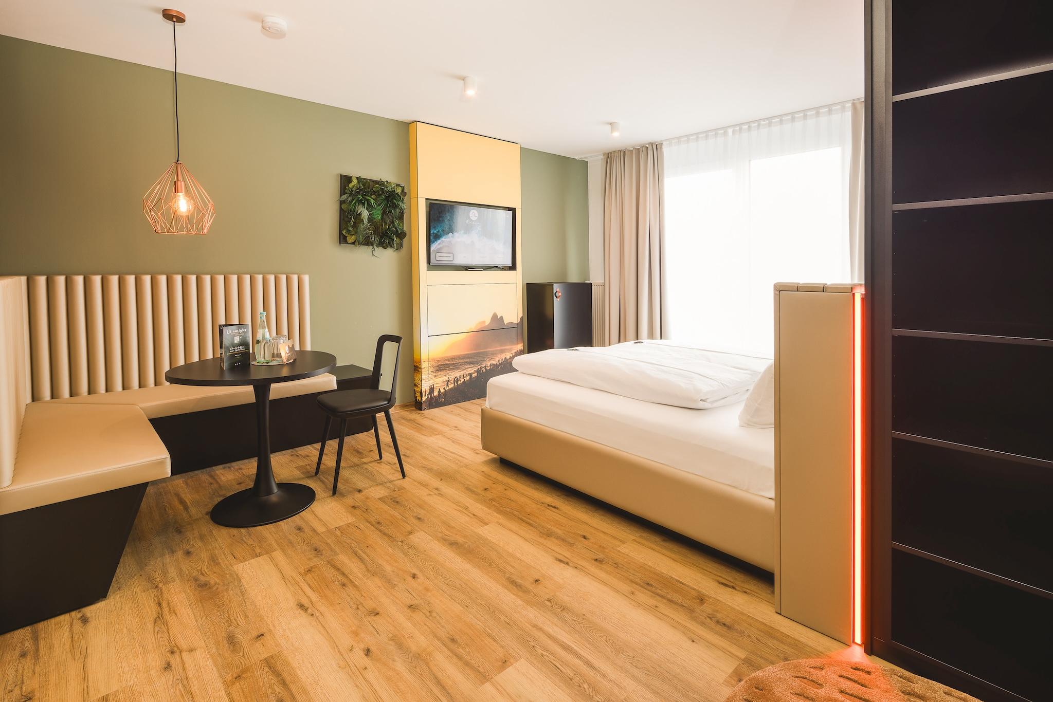 Deluxe, Double Bed