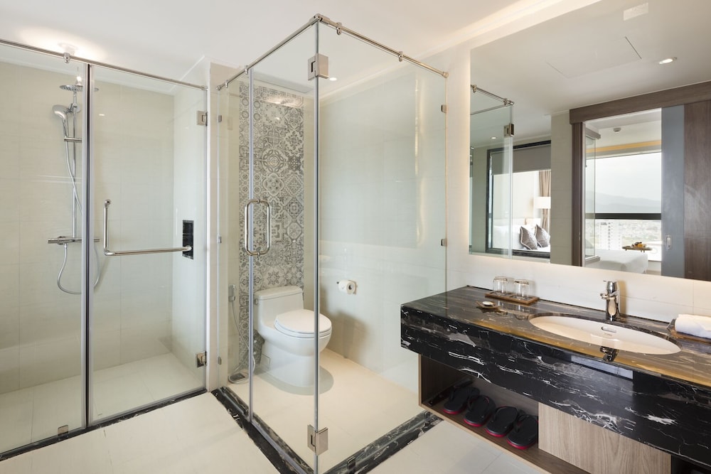 Comodo Nha Trang Hotel 50/50
