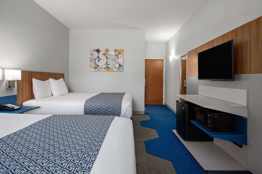 Standard, 2 Queen Beds